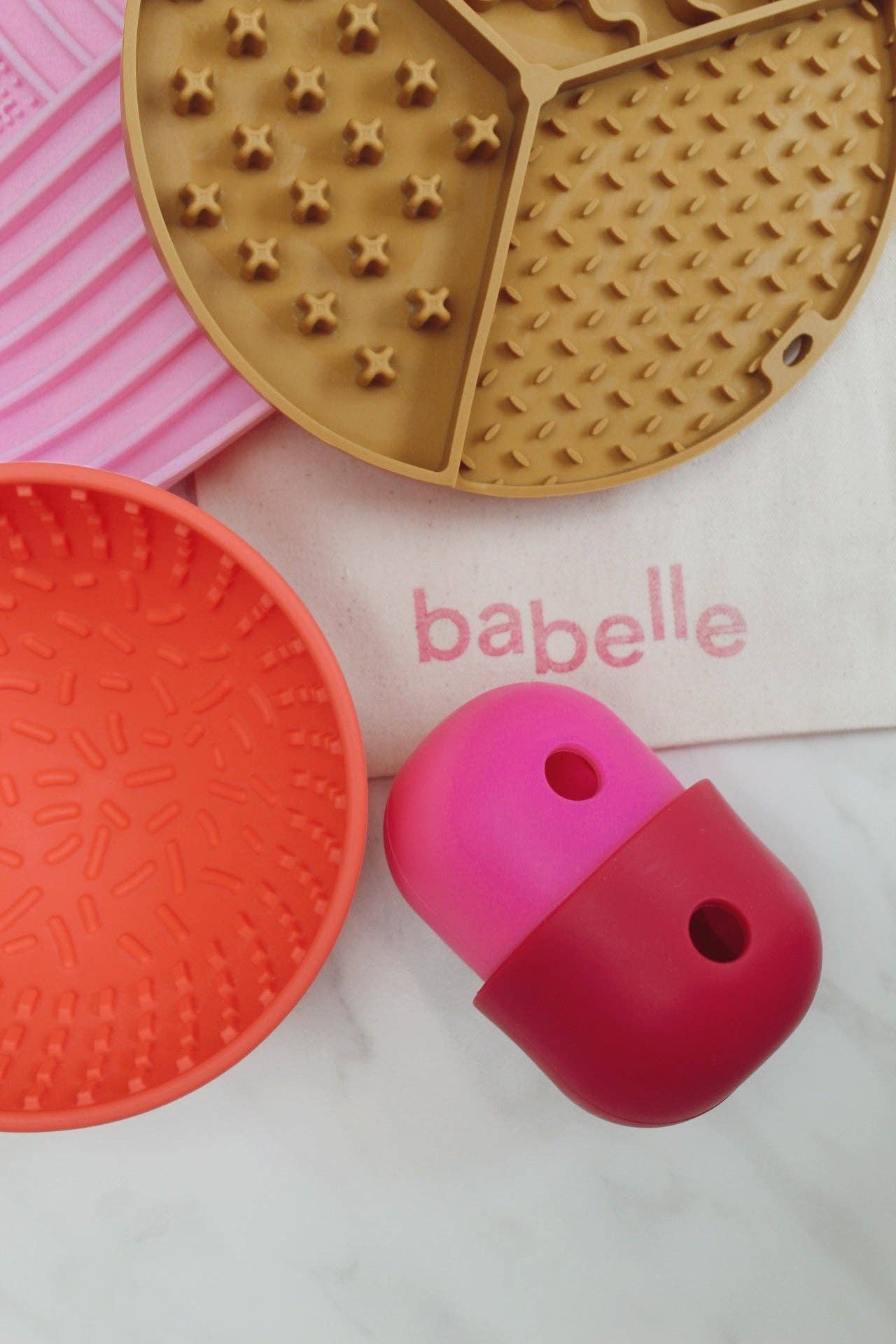 Wiggler Lick Bowl - Coral